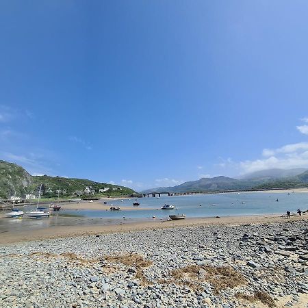Luxury 4 Bedroom Seaside Apartment - Glan Y Werydd House Barmouth Bagian luar foto